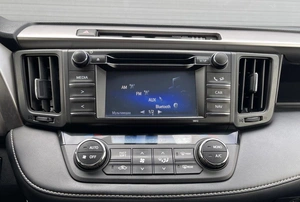 Внедорожник Toyota RAV4 2016 года, 2490000 рублей, Солонцы