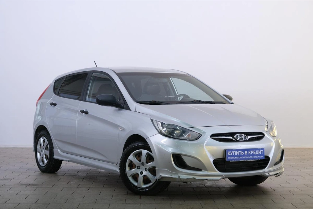 Хетчбэк Hyundai Solaris 2013 года, 779000 рублей, Омск