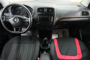 Седан Volkswagen Polo 2019 года, 799000 рублей, Омск