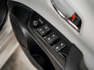 Лифтбек Toyota Prius 2017 года, 1999000 рублей, Красноярск