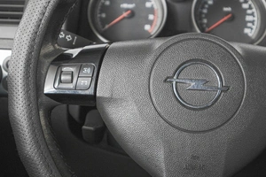 Хетчбэк Opel Astra 2008 года, 349000 рублей, Кемерово