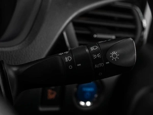 Минивэн Toyota Noah 2018 года, 2407000 рублей, Тюмень