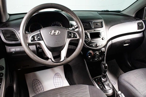 Седан Hyundai Solaris 2014 года, 879000 рублей, Сургут