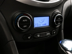 Хетчбэк Hyundai Solaris 2012 года, 999300 рублей, Волгоград