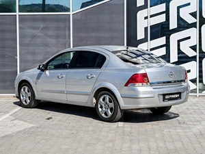 Седан Opel Astra 2008 года, 550000 рублей, Краснодар