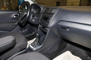 Седан Volkswagen Polo 2018 года, 1449000 рублей, Новосибирск