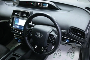Лифтбек Toyota Prius 2019 года, 1738000 рублей, Солонцы