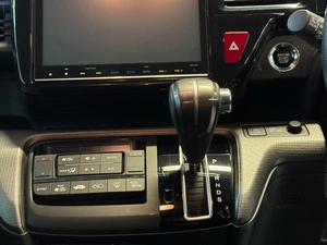 Минивэн Honda Stepwgn Spada 2017 года, 1897000 рублей, Красноярск