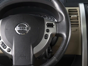 Внедорожник Nissan X-Trail 2011 года, 1350000 рублей, Омск