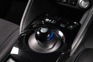 Хетчбэк Nissan Leaf 2017 года, 1459000 рублей, Сургут