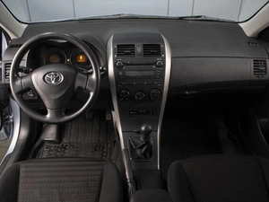Седан Toyota Corolla 2006 года, 699000 рублей, Омск