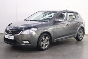 Хэтчбек Kia Ceed 2010 года, 770000 рублей, Брянск