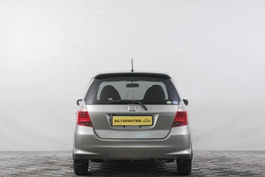 Хетчбэк Honda Fit 2005 года, 549000 рублей, Кемерово