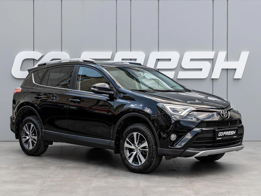 Внедорожник Toyota RAV4 2018 года, 2340000 рублей, Краснодар
