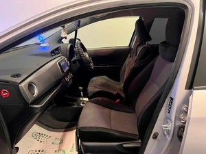 Хетчбэк Toyota Vitz 2013 года, 839000 рублей, Красноярск