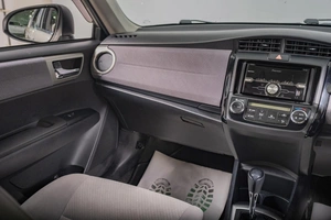 Седан Toyota Corolla Axio 2012 года, 899000 рублей, Томск