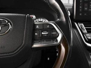 Внедорожник Toyota Land Cruiser 2023 года, 12850000 рублей, Ставрополь