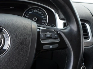 Внедорожник Volkswagen Touareg 2014 года, 2199000 рублей, Волгоград