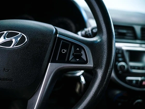 Седан Hyundai Solaris 2015 года, 990000 рублей, Красноярск