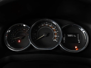Седан Renault Logan 2019 года, 920000 рублей, Тюмень