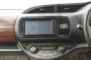 Хетчбэк Toyota Vitz 2017 года, 1199000 рублей, Новосибирск