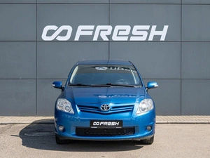 Хетчбэк Toyota Auris 2010 года, 990000 рублей, Краснодар