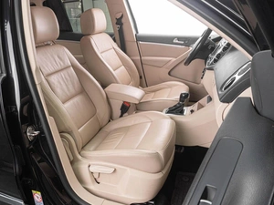 Внедорожник Volkswagen Tiguan 2013 года, 1819000 рублей, Тюмень