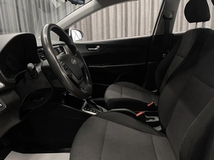 Седан Hyundai Solaris 2017 года, 1070000 рублей, Красноярск