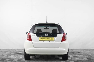 Хетчбэк Honda Fit 2009 года, 809000 рублей, Кемерово