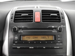 Хетчбэк Toyota Auris 2011 года, 863100 рублей, Казань