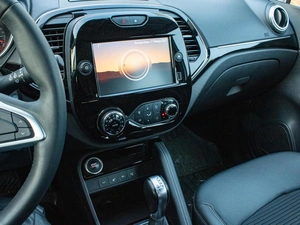 Внедорожник Renault Kaptur 2021 года, 1800000 рублей, Петрозаводск