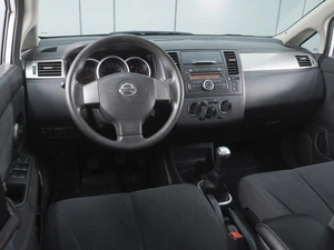 Седан Nissan Tiida 2013 года, 770000 рублей, Ростов-на-Дону