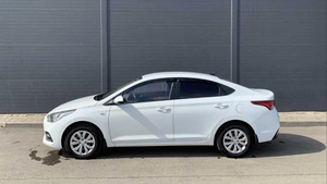 Седан Hyundai Solaris 2017 года, 1140000 рублей, Солонцы