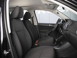 Внедорожник Volkswagen Tiguan 2012 года, 1430000 рублей, Омск