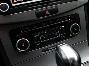 Седан Volkswagen Passat 2011 года, 1065000 рублей, Краснодар