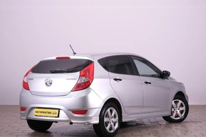 Хетчбэк Hyundai Solaris 2013 года, 969000 рублей, Омск