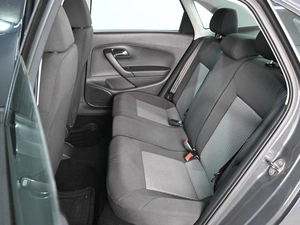 Седан Volkswagen Polo 2011 года, 999000 рублей, Аксай