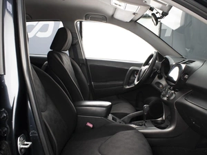 Внедорожник Toyota RAV4 2010 года, 1537000 рублей, Омск