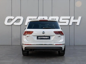 Внедорожник Volkswagen Tiguan 2017 года, 2330000 рублей, Краснодар