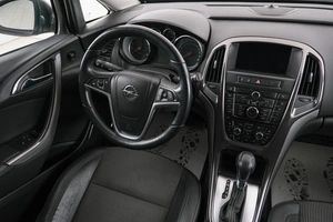 Хетчбэк Opel Astra 2011 года, 769000 рублей, Красноярск