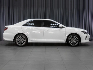 Седан Toyota Camry 2014 года, 2129000 рублей, Тюмень