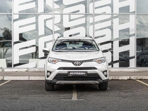 Внедорожник Toyota RAV4 2018 года, 2429000 рублей, Краснодар