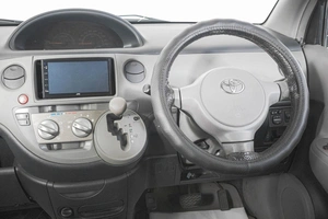 Минивэн Toyota Sienta 2009 года, 609000 рублей, Кемерово