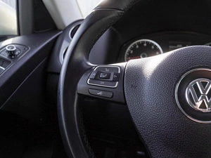 Внедорожник Volkswagen Tiguan 2011 года, 1229000 рублей, Волгоград