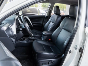 Внедорожник Toyota RAV4 2017 года, 2500000 рублей, Волгоград