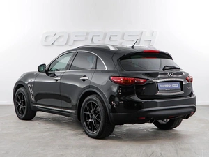 Внедорожник Infiniti QX70 2015 года, 2549999 рублей, Москва