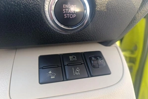 Минивэн Toyota Sienta 2017 года, 1200000 рублей, Красноярск