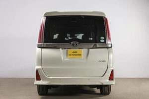 Минивэн Toyota Noah 2019 года, 2799000 рублей, Новосибирск