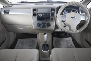 Седан Nissan Tiida Latio 2006 года, 579000 рублей, Кемерово