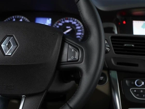 Седан Renault Latitude 2010 года, 899050 рублей, Москва